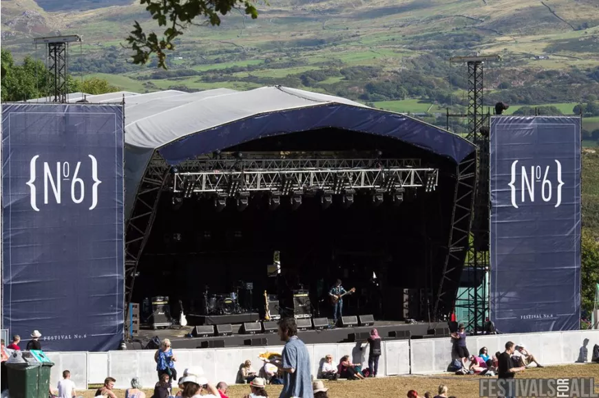 People at Festival No 6 2014