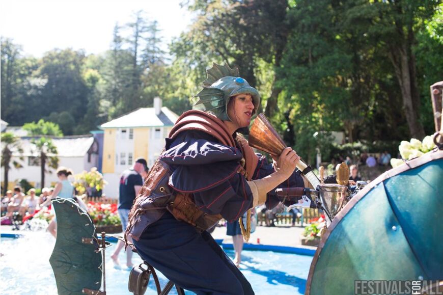 People at Festival No 6 2014