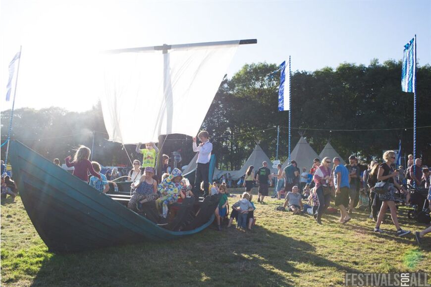People at Festival No 6 2014