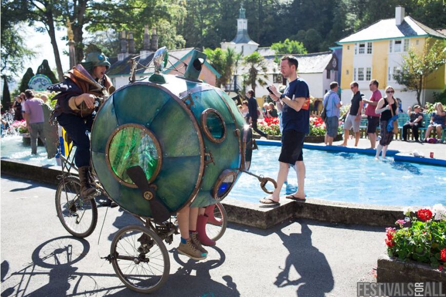 People at Festival No 6 2014