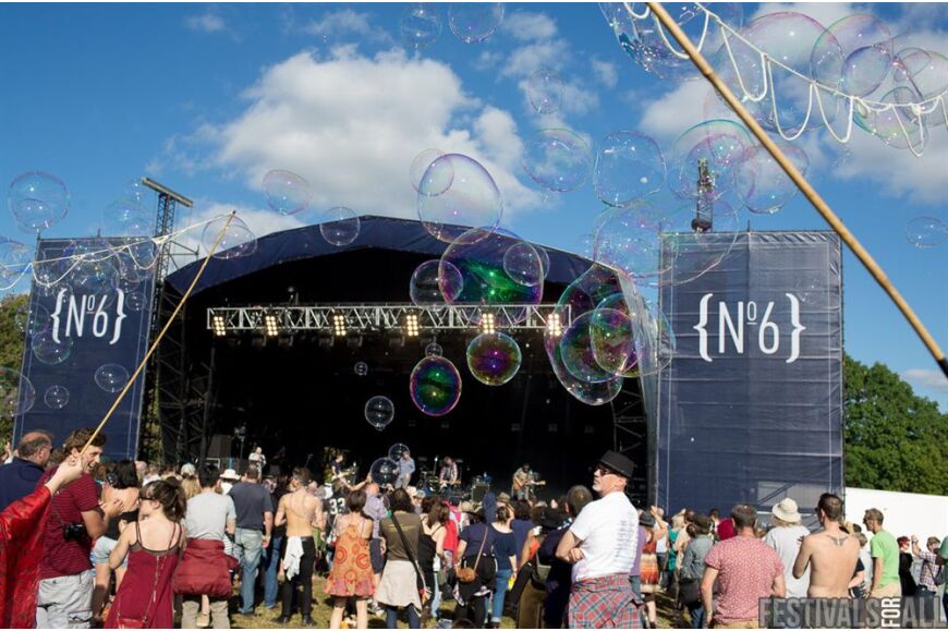People at Festival No 6 2014