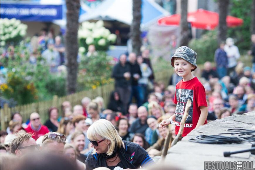 People at Festival No 6 2014