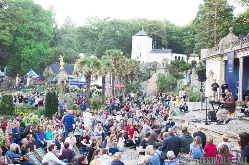 People at Festival No 6 2014