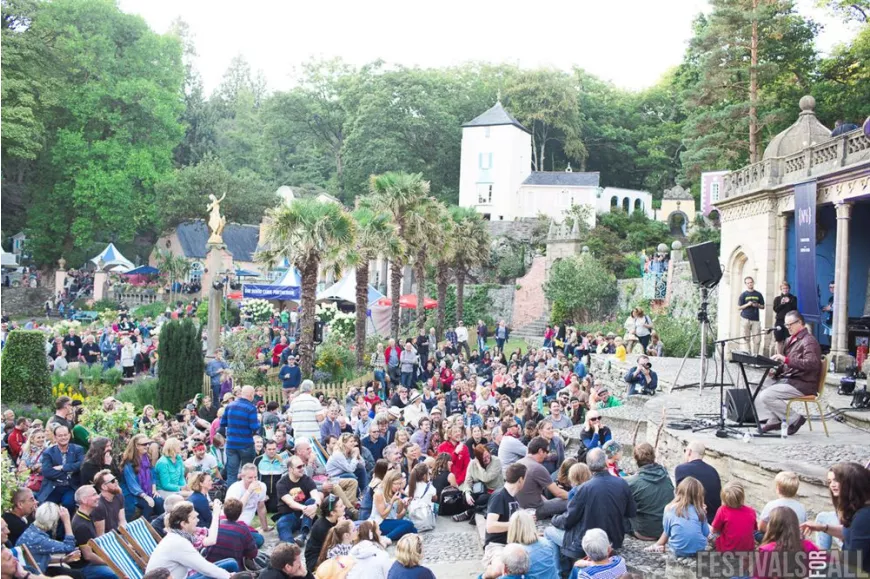 People at Festival No 6 2014